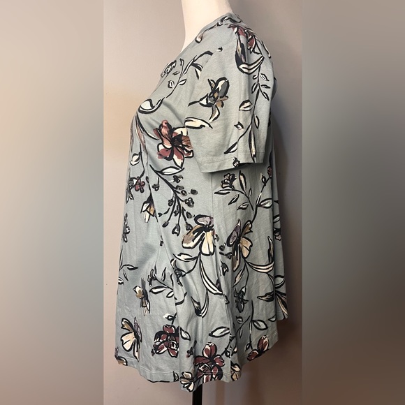 NWOT LOGO Floral Print Tunic! - Picture 5 of 9